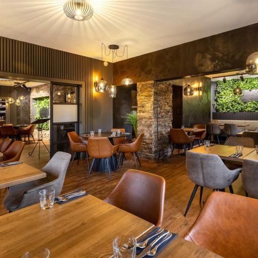 Garden Restaurant & Pension Pardubice Bagian luar foto