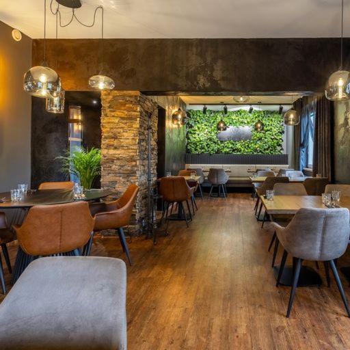 Garden Restaurant & Pension Pardubice Bagian luar foto